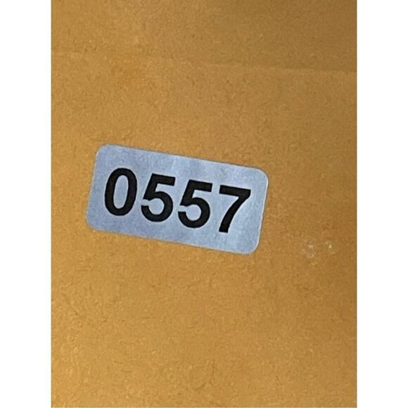 Vintage milky green jade screw back earrings - Picture 12 of 12